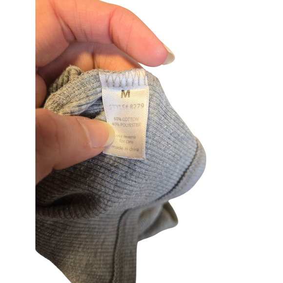 Active Basic gray knit long sleeve v neck top, size medium - Picture 4 of 4